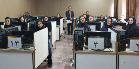جلسه هم‌اندیشی  سرپرست جدید کتابخانه مرکزی با کتابداران